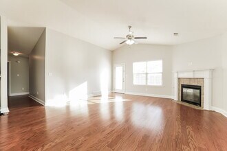 8714 Hanson Cv in Southaven, MS - Foto de edificio - Building Photo