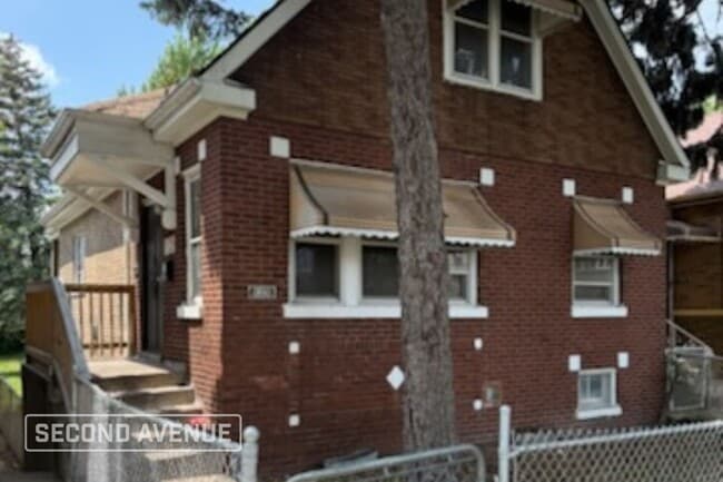 property at 9320 S Saginaw Ave