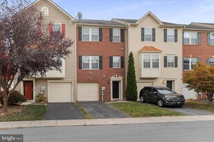 15 Tidewater Terrace in Falling Waters, WV - Building Photo