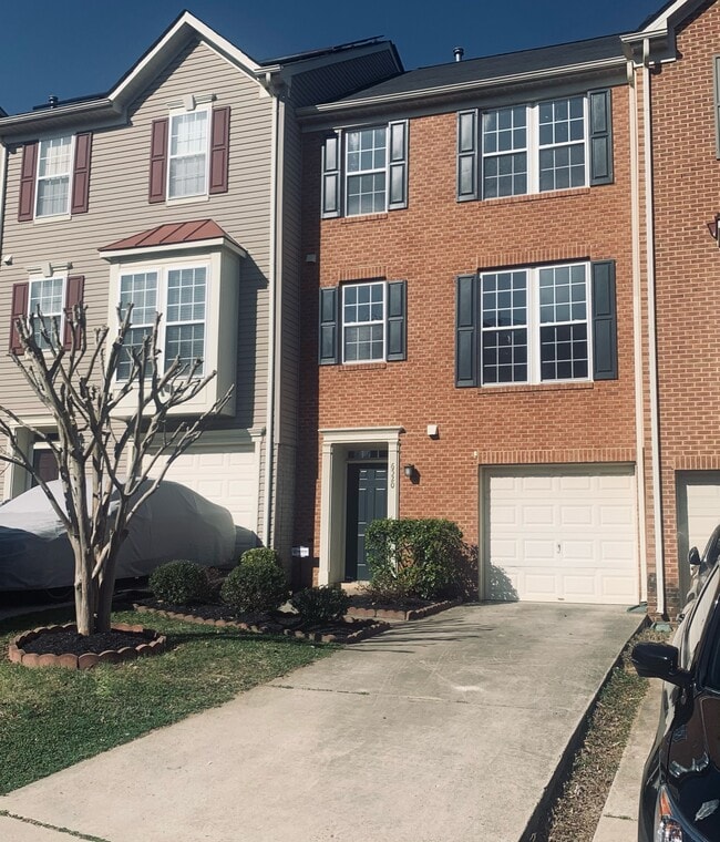 6520 Landing Way in Hyattsville, MD - Foto de edificio - Building Photo