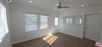 2928 S Halldale Ave in Los Angeles, CA - Building Photo - Building Photo