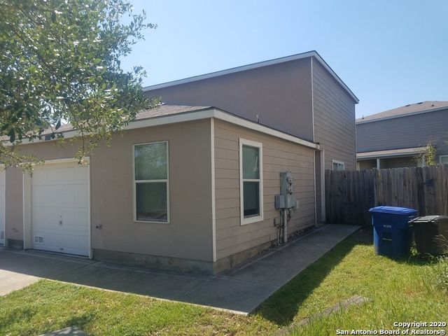 8009 Maverick Climb in San Antonio, TX - Building Photo
