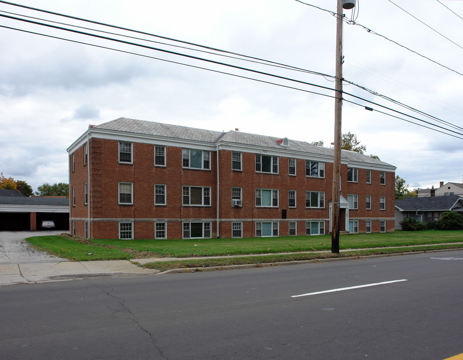 365 E Midlothian Blvd in Youngstown, OH - Building Photo