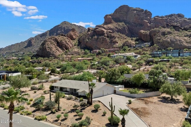 5019 E Rovey Ave in Paradise Valley, AZ - Building Photo - Building Photo