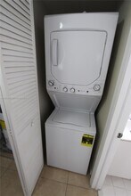 22831 SW 88th Pl in Cutler Bay, FL - Building Photo - Building Photo