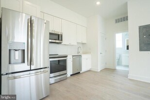 5301 Connecticut Ave NW in Washington, DC - Building Photo