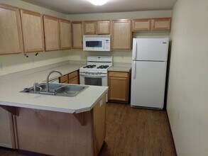 1312 SW 10th Ct in Pendleton, OR - Building Photo - Building Photo