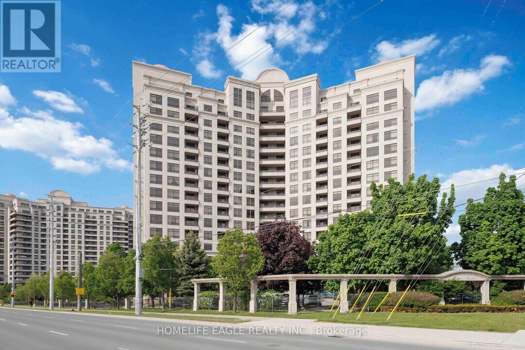 9225-9225 Jane St in Vaughan, ON - Building Photo