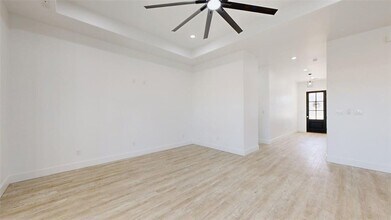 4867 N Oakland Ln, Unit AL11411 in Bryan, TX - Building Photo - Building Photo