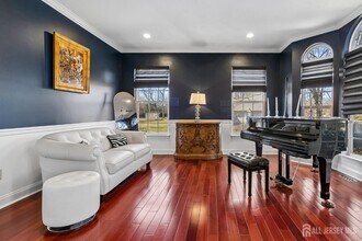 16 Valley Wood Dr in Franklin Township, NJ - Building Photo - Building Photo