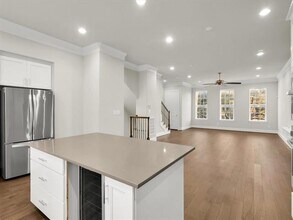 7333 Valley View Ln in Dallas, TX - Building Photo - Building Photo