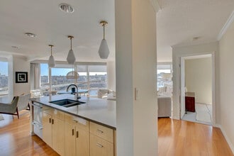 1033 Marinaside Crescent in Vancouver, BC - Building Photo - Building Photo