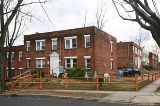2601 29th St SE in Washington, DC - Building Photo - Building Photo