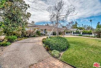 19732 Henshaw St in Woodland Hills, CA - Building Photo - Building Photo