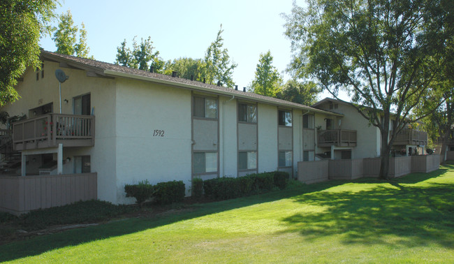 Arbor Apartments in San Jose, CA - Foto de edificio - Building Photo