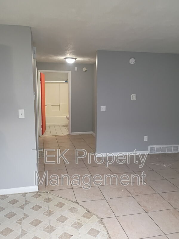 property at 471-473-473 N Goodman St