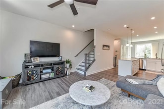 272 Parkwood Ave in Charlotte, NC - Building Photo - Building Photo