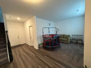 4465 Chelsea Mnr Cir in Aurora, IL - Building Photo - Building Photo