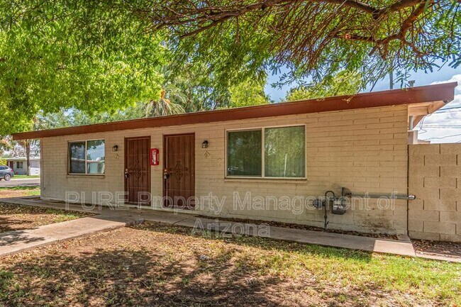 property at 1002 S Mariana St