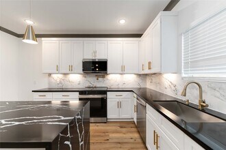 8115 Jeffery St in Houston, TX - Foto de edificio - Building Photo