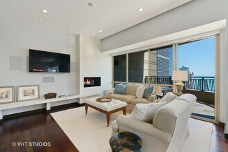 800 N Michigan Ave-Unit -2502 in Chicago, IL - Building Photo - Building Photo