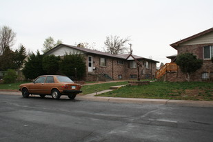 1595-1597 Valentia St Apartments