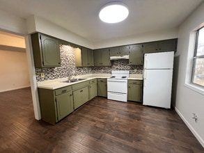 103 Warren St in Richland, MO - Foto de edificio - Building Photo