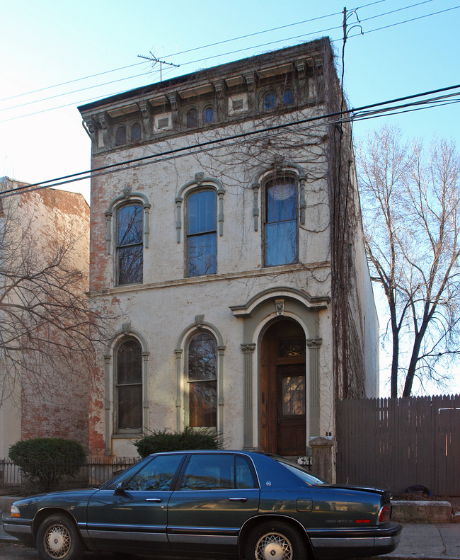 829 Dayton St in Cincinnati, OH - Building Photo - Building Photo