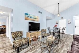 3652 Southpointe Dr in Orlando, FL - Foto de edificio - Building Photo