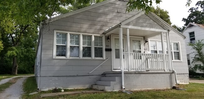 1421 E Division St, Unit 1421 E Division St