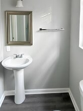 2660 Burdett Rd in College Park, GA - Building Photo - Building Photo