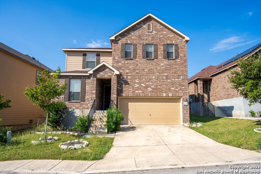 21219 Villa Barbaro in San Antonio, TX - Building Photo