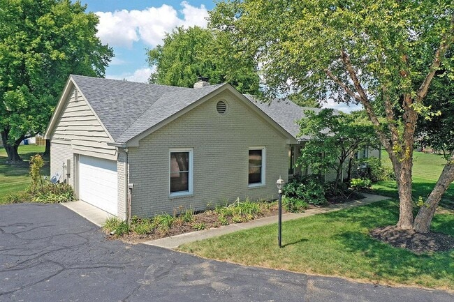 property at 12618 Lockerbie Cir