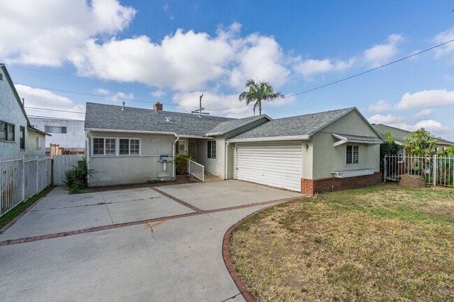 property at 2540 Hudspeth St