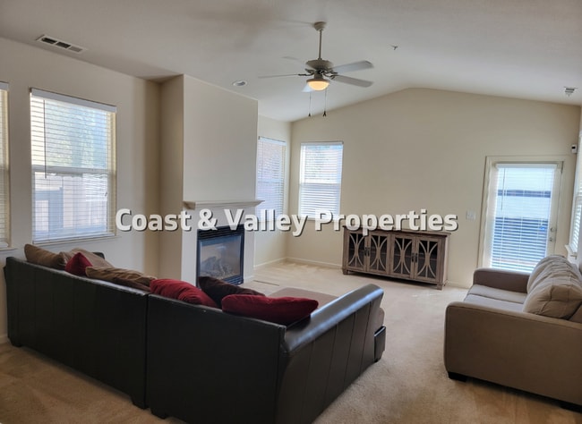 314 Wilson Cir in Greenfield, CA - Building Photo - Building Photo