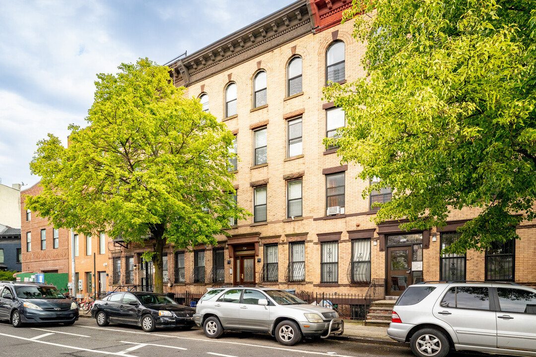 724 Bergen St in Brooklyn, NY - Building Photo