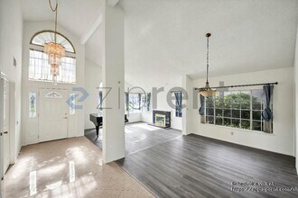 19335 E Branding Iron Rd in Walnut, CA - Foto de edificio - Building Photo