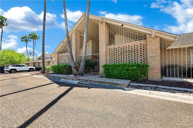 16 Hibiscus Ave in McAllen, TX - Building Photo - Building Photo