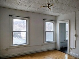 64 Brookside Ave in Nyack, NY - Building Photo