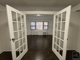 BEEKMAN PLACE in New York, NY - Building Photo