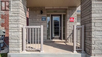 3183 Crystal Dr in Oakville, ON - Building Photo - Building Photo