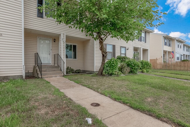 253 Greenbrier Ave in Norfolk, VA - Building Photo - Building Photo