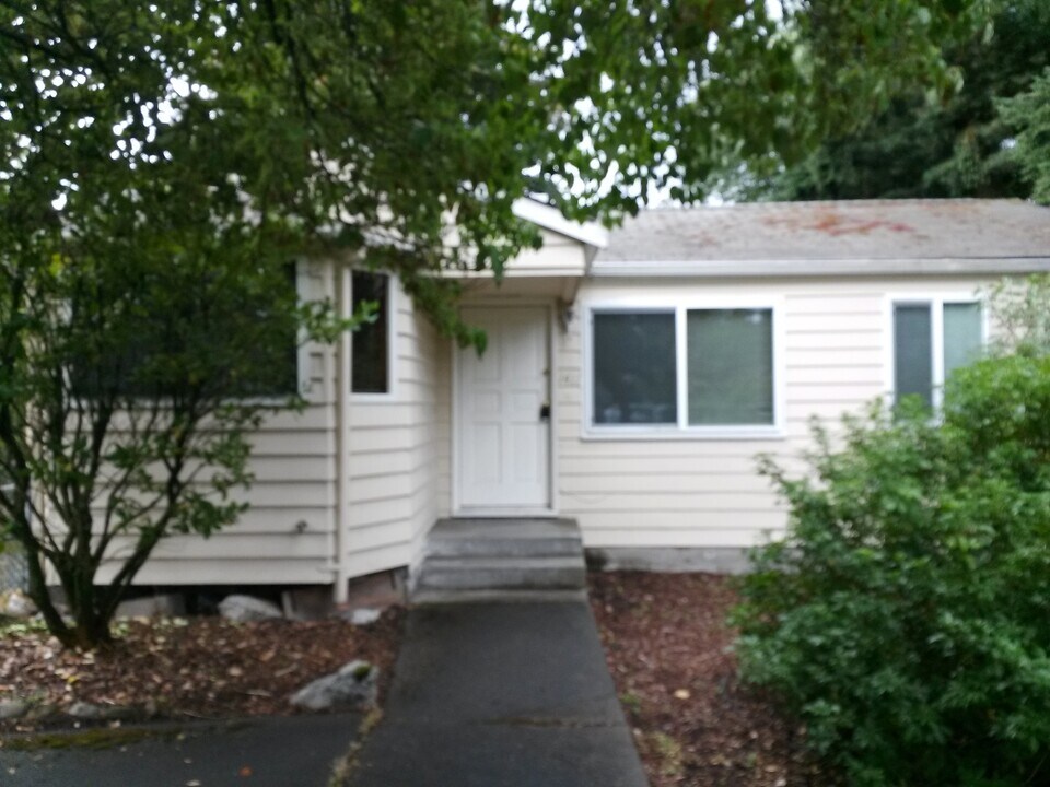 1411 NE 155th St in Shoreline, WA - Building Photo