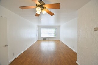 11645 Moorpark St in Los Angeles, CA - Building Photo - Building Photo