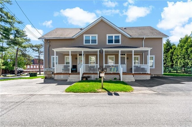 property at 4 Oak St
