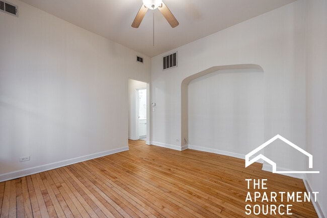 2130 W Concord Pl, Unit 1R