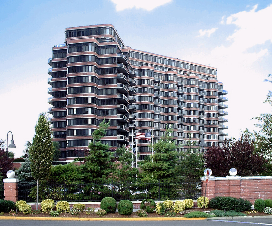 Carlyle Towers\ in Cliffside Park, NJ - Foto de edificio