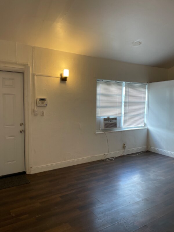637 S Main St-Unit -A1 in Belle Glade, FL - Foto de edificio - Building Photo