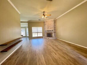 509 SW 157th St in Oklahoma City, OK - Foto de edificio - Building Photo