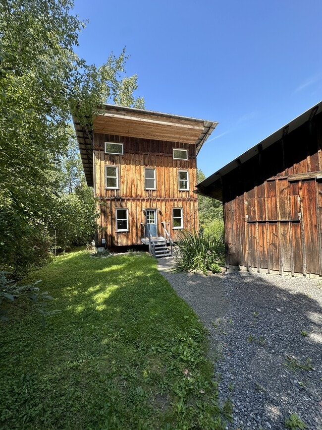 property at 62 Mt Pleasant Rd